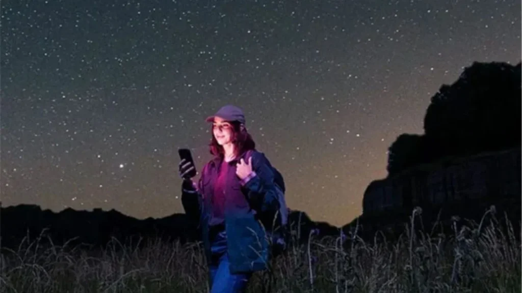 SpaceX to launch space-based mobile call service