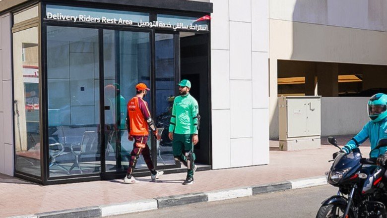 Dubai Sets Up 40 Air-Conditioned Rest Stops for Delivery Riders