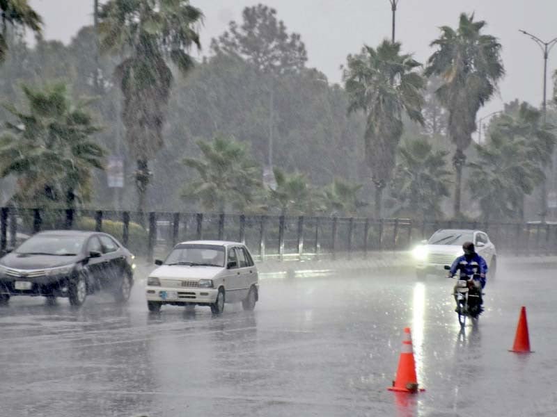 Pakistan Sees Rain and Snowfall, Bringing Relief from Drought