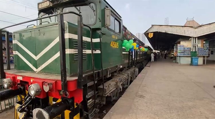 Sindh’s Hope on Rails: My Journey on the Thar Train Sindh’s Hope on Rails: My Journey on the Thar Train