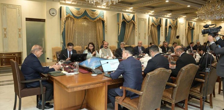 PM Shehbaz orders IT education for grade-6 onwards PM Shehbaz orders IT education for grade-6 onwards