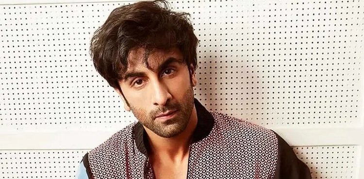 Fans confuse THIS Pakistani star with Bollywood’s Ranbir Kapoor in London Fans confuse THIS Pakistani star with Bollywood’s Ranbir Kapoor in London