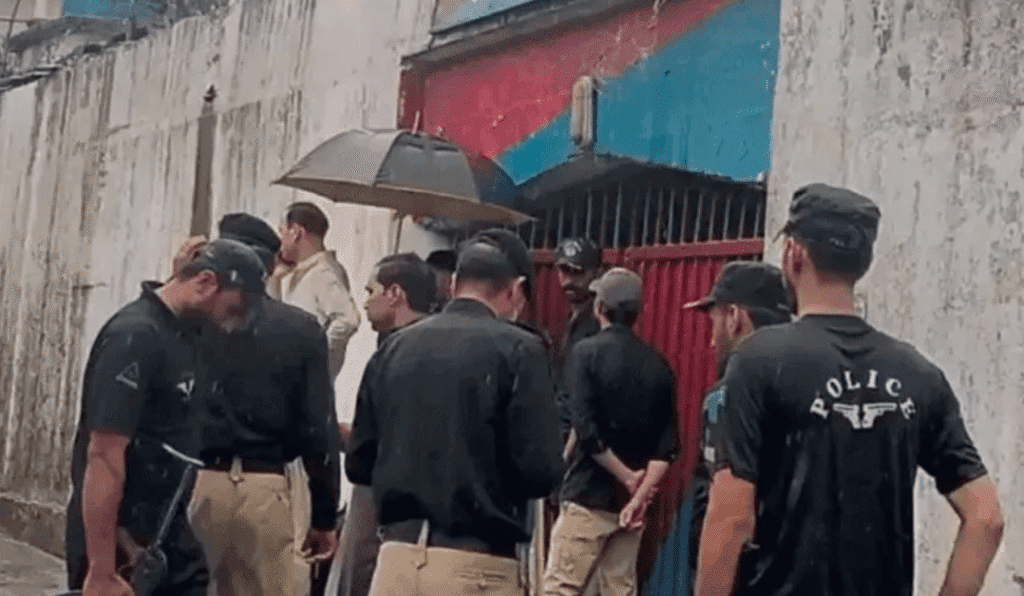 Four Terrorists Killed and Two Police Officers Martyred in Rawalakot Encounter Police Officer Killed and Three Injured in Bannu Gunfight