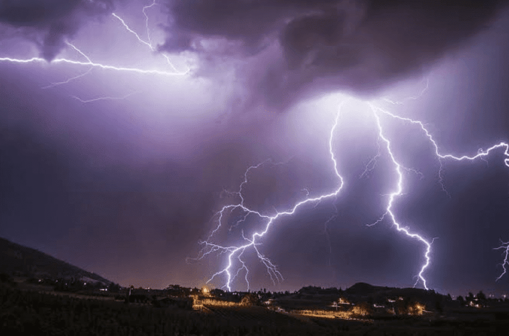 Lightning Strike Claims Life as Severe Weather Batters Punjab Lightning Strike Claims Life as Severe Weather Batters Punjab