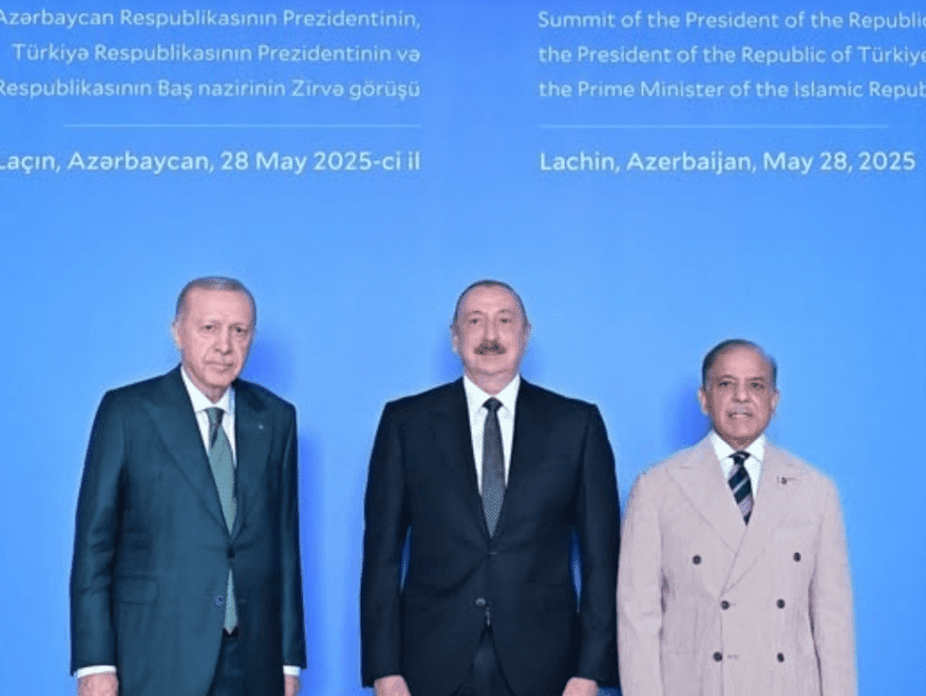 Pakistan Turkiye and Azerbaijan Emphasize Peace and Unity at High Level Summit Pakistan Turkiye and Azerbaijan Emphasize Peace and Unity at High Level Summit