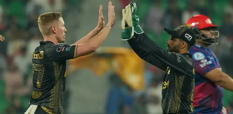 Zalmi restrict United to 143/9 in PSL 10 clash
