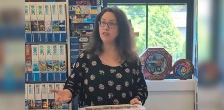 Washington’s puzzle collecting lady breaks world record