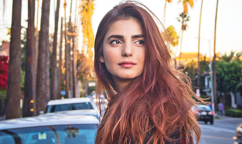 Momina Mustehsan’s funny response to a fan sparks debate online Momina Mustehsan’s funny response to a fan sparks debate online