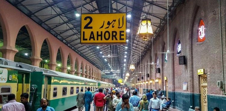 Pakistan Railways bans vloggers