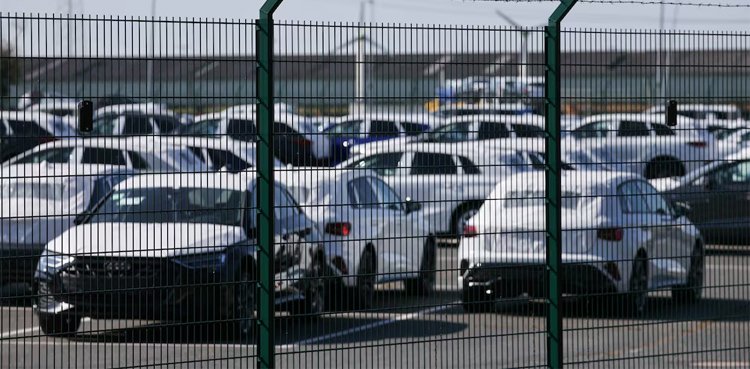 Trump says he will raise tariff on autos from European Union to 25%