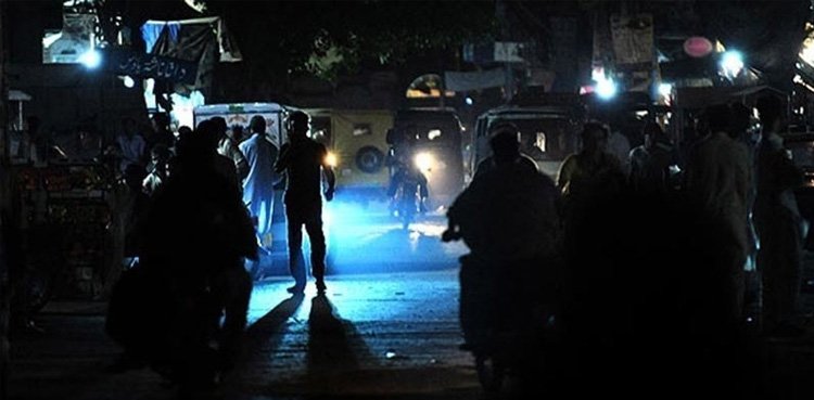 Heatwave misery deepens as Karachi battles prolonged power cuts