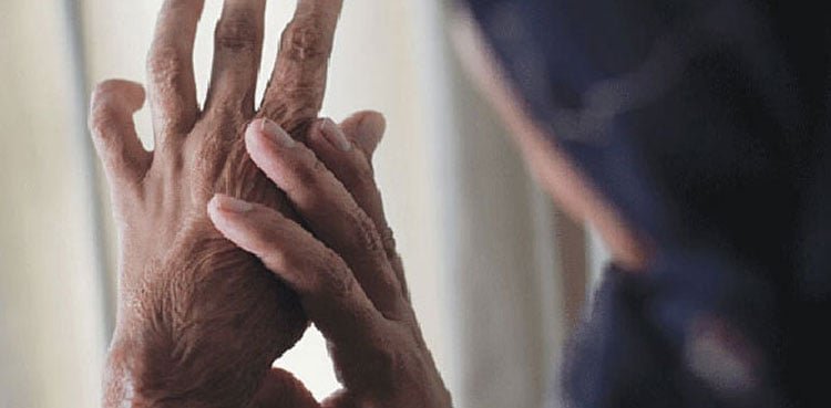 Peshawar girl arrested for throwing acid on man after marriage refusal