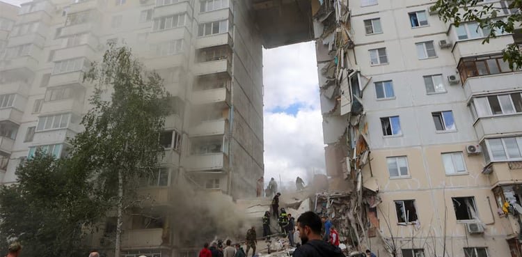 Moscow targeted by 600 drones overnight, 3 people wounded: mayor