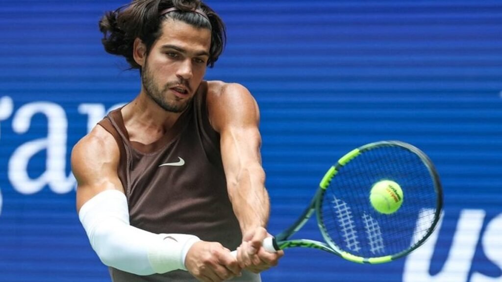 Alcaraz, Sabalenka into US Open last 16 as Williams sisters lose on return