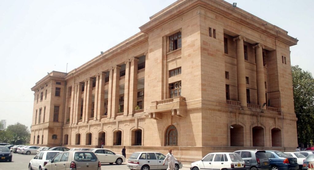 Attempted murder suspect flees after lawyer slaps IO at SHC